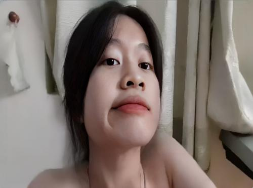 Aku bosan di rumah dan menularkan kutukan pada saudara-saudaraku...